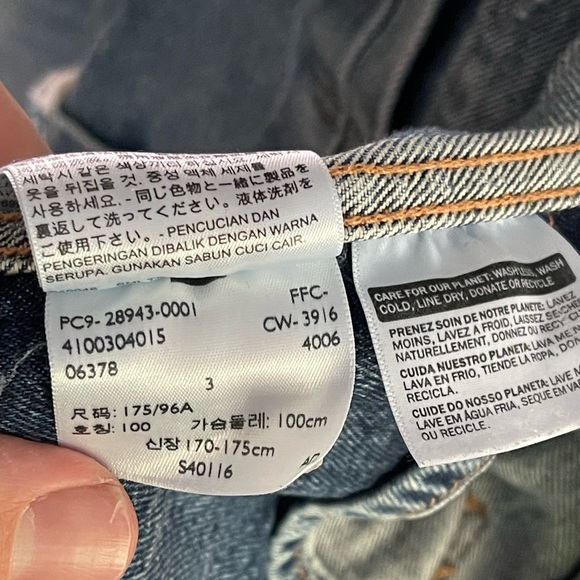 Levi's Made and Crafted Men’s Distressed Light Blue Denim Jacket - Picture 8 of 8